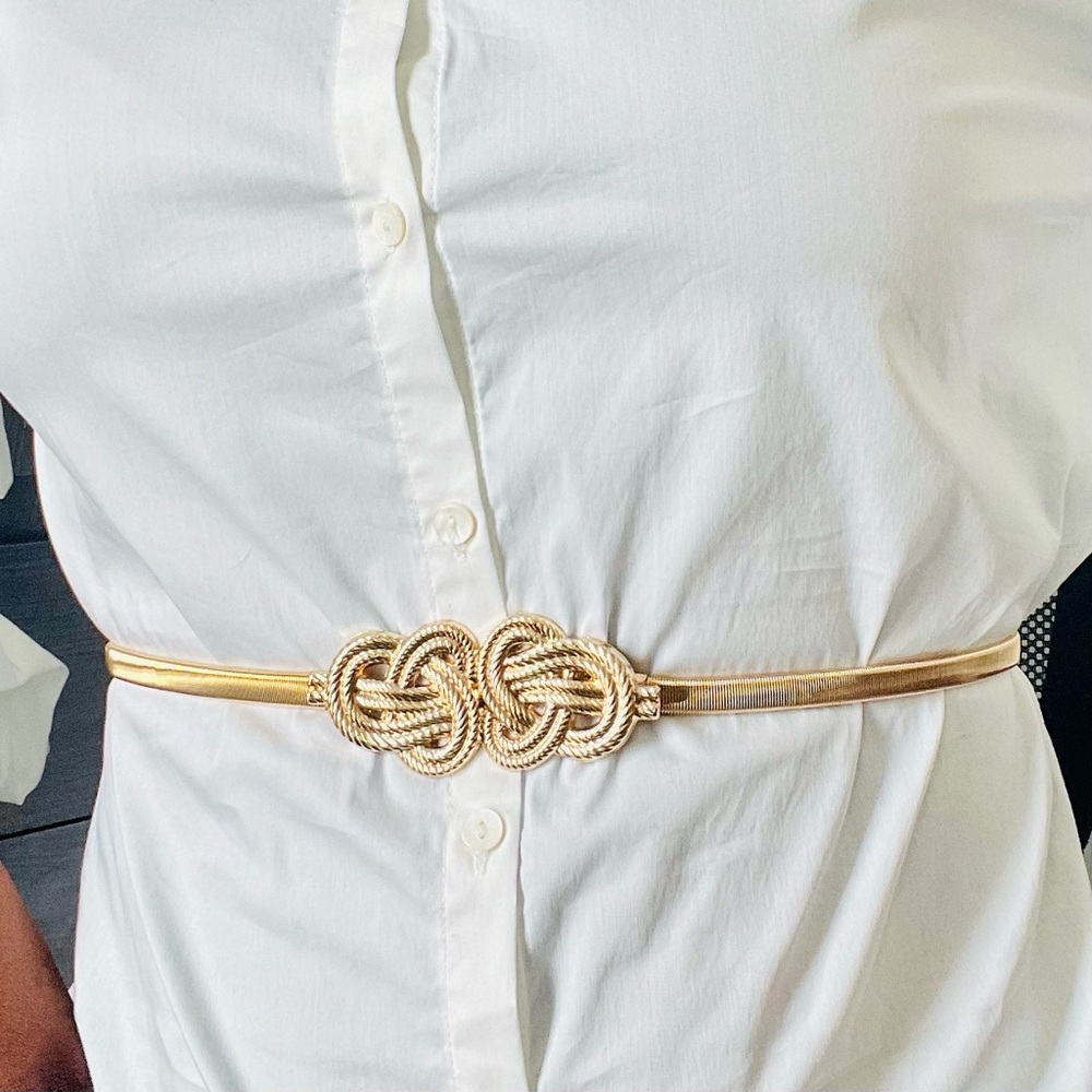 Elegant Gold Knot Belt